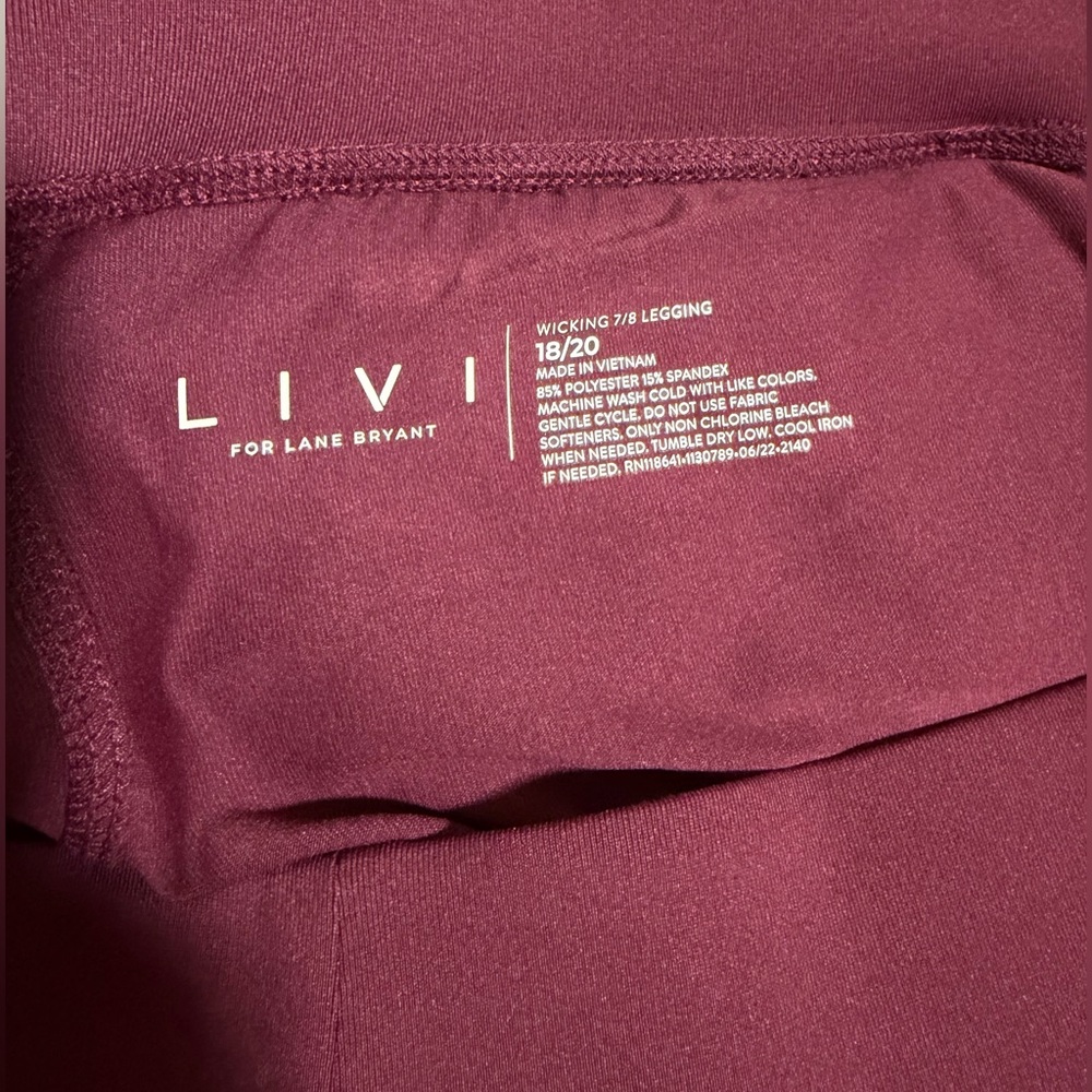 NWT Lane Bryant LIVI Wicking 7/8 Leggings – Burgundy & Red Color Block 18/20 - Picture 2 of 7